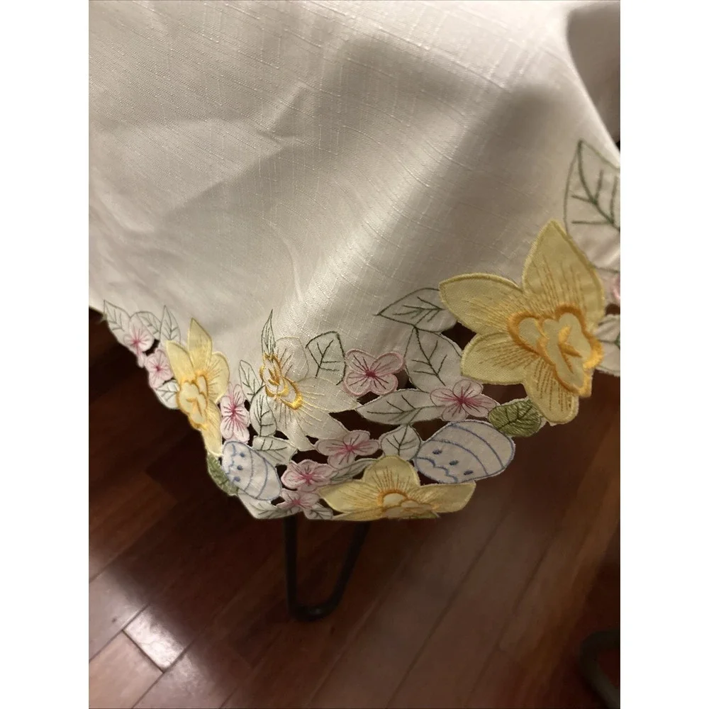 Embroidered Easter Table Cloth Poly‎ Satin Daffodils Easter Eggs 58